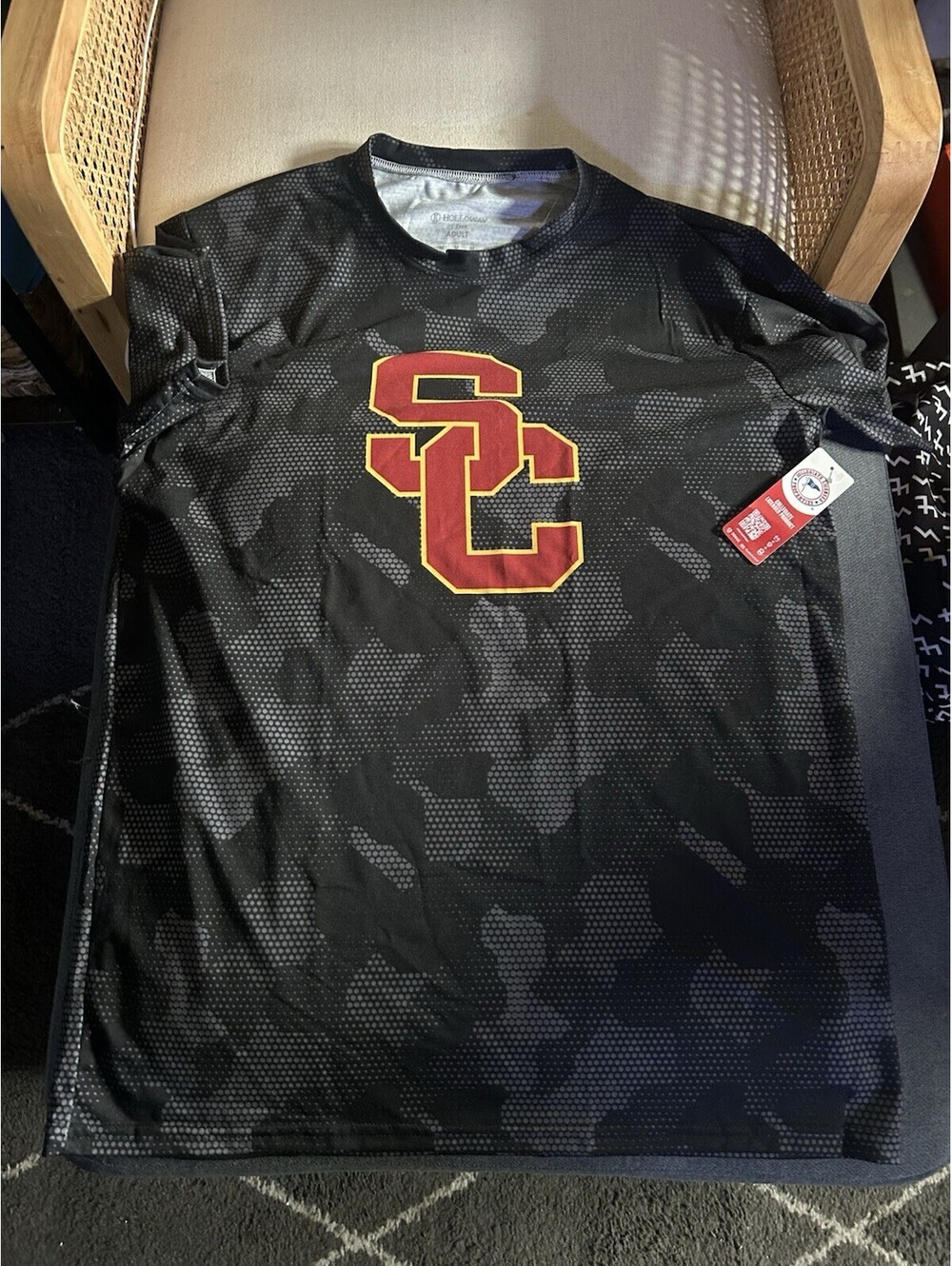Holloway Men's NCAA USC Trojans T-Shirt - Camo- New - Size M